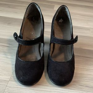 Aerosoles black pumps